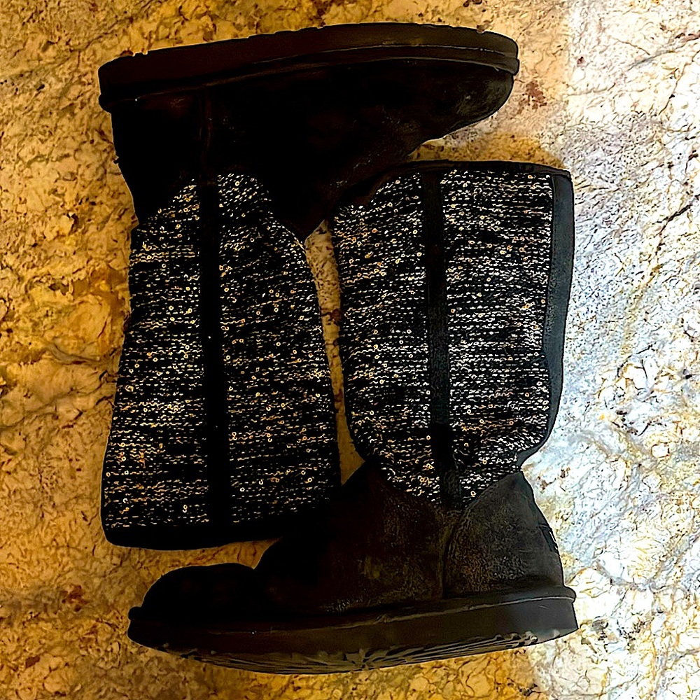 Ugg boots size 8.